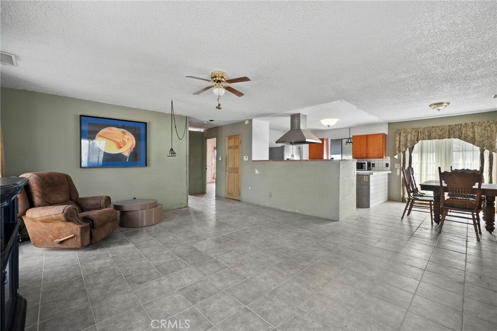 12760 Danbury Street Property Photo 6