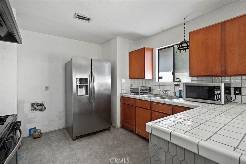 12760 Danbury Street Property Photo 9