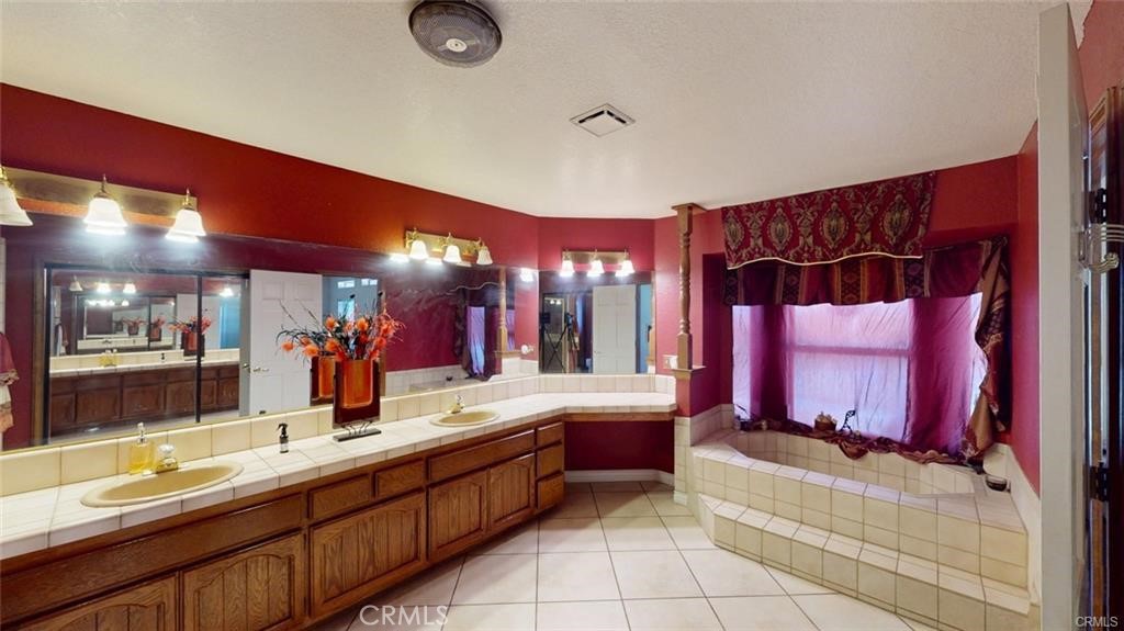 13889 Olathe Property Photo 39