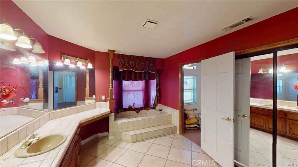 13889 Olathe Property Photo 40