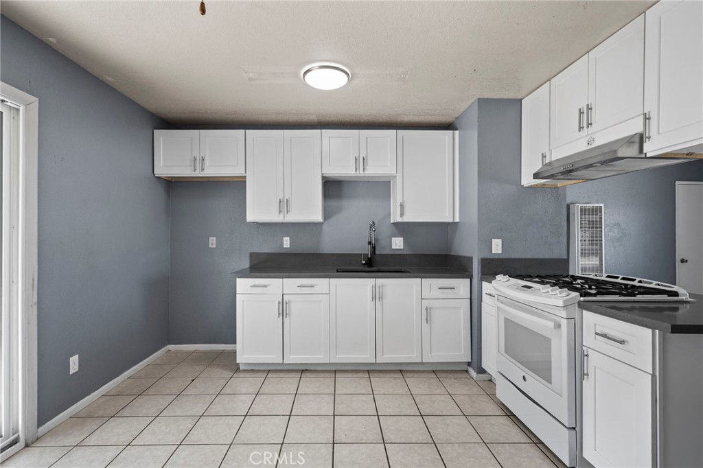 9891 3rd Avenue Property Photo 11