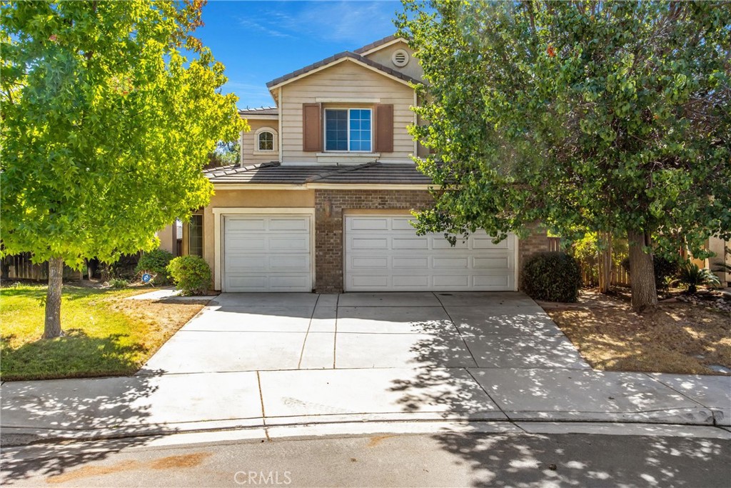 1570 Thunderbird Property Photo 1