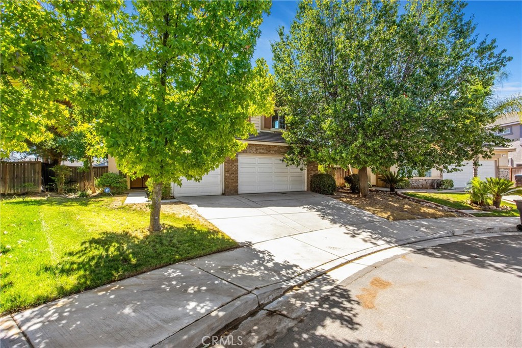 1570 Thunderbird Property Photo 4