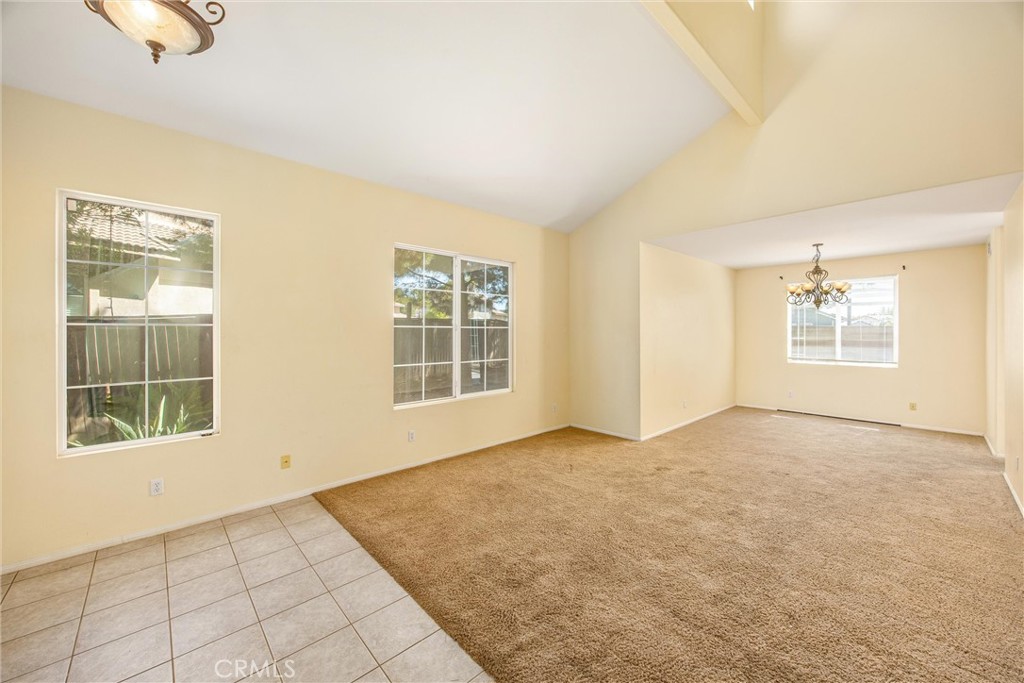 1570 Thunderbird Property Photo 6