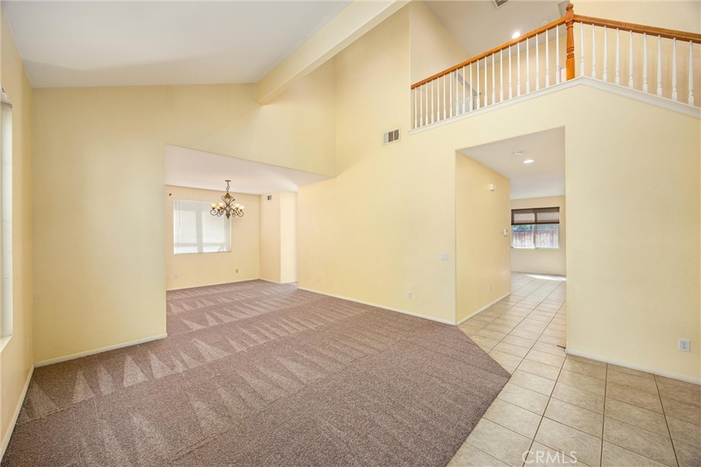 1570 Thunderbird Property Photo 6