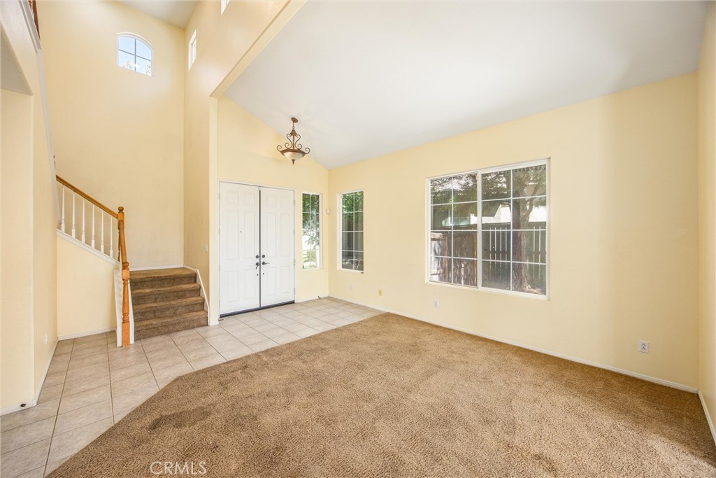 1570 Thunderbird Property Photo 8