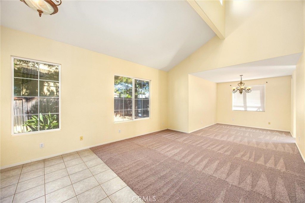 1570 Thunderbird Property Photo 9