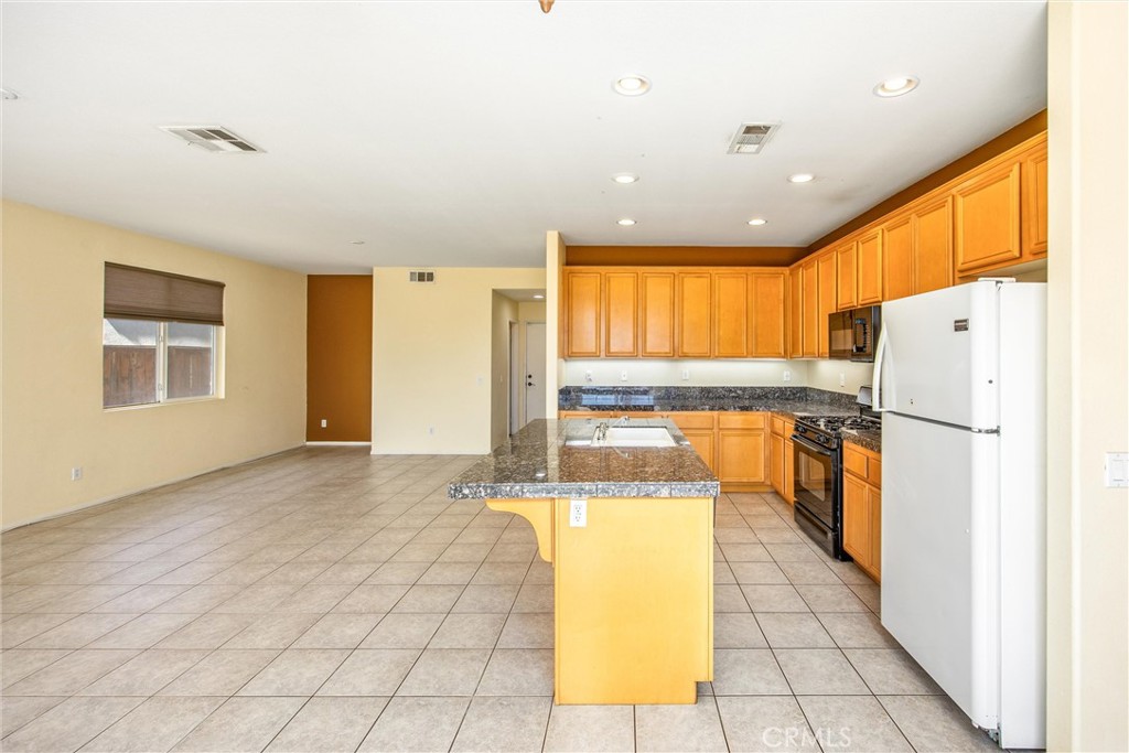 1570 Thunderbird Property Photo 12