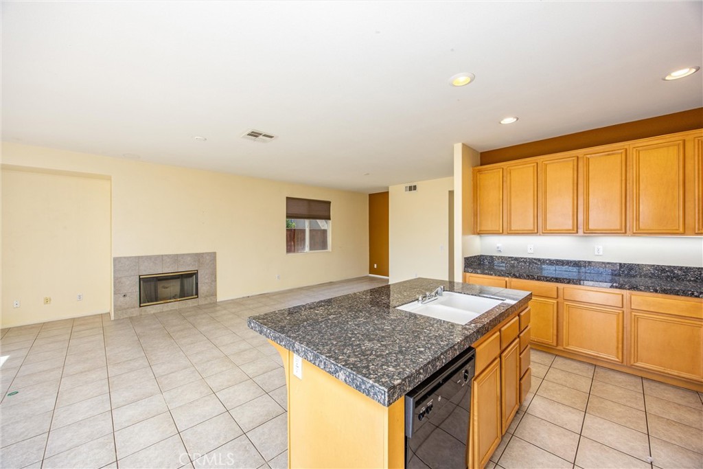 1570 Thunderbird Property Photo 15