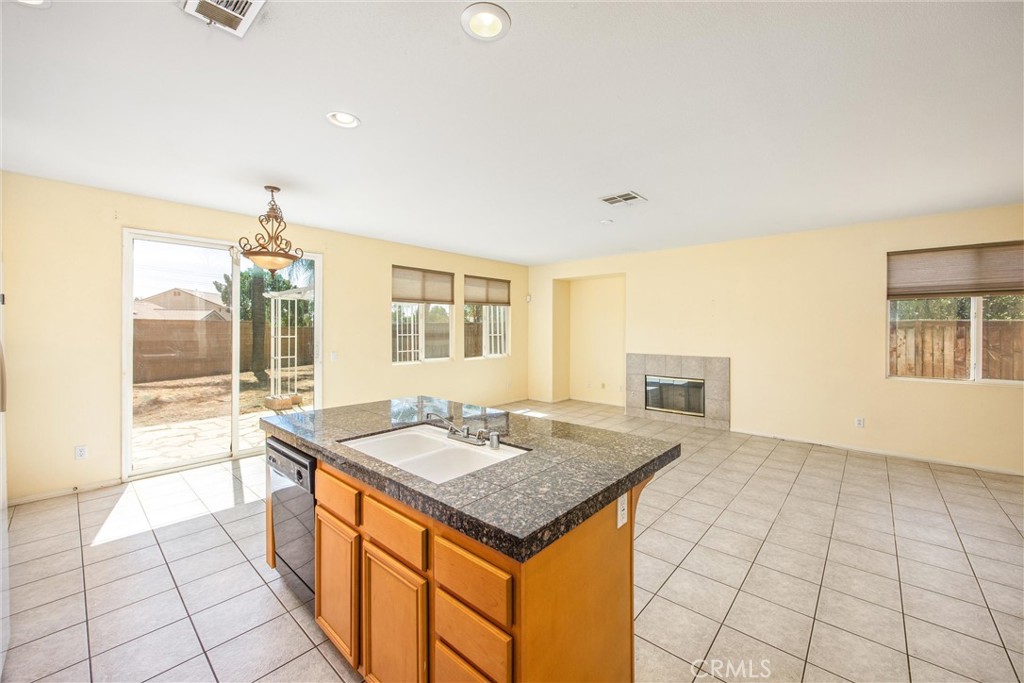 1570 Thunderbird Property Photo 16