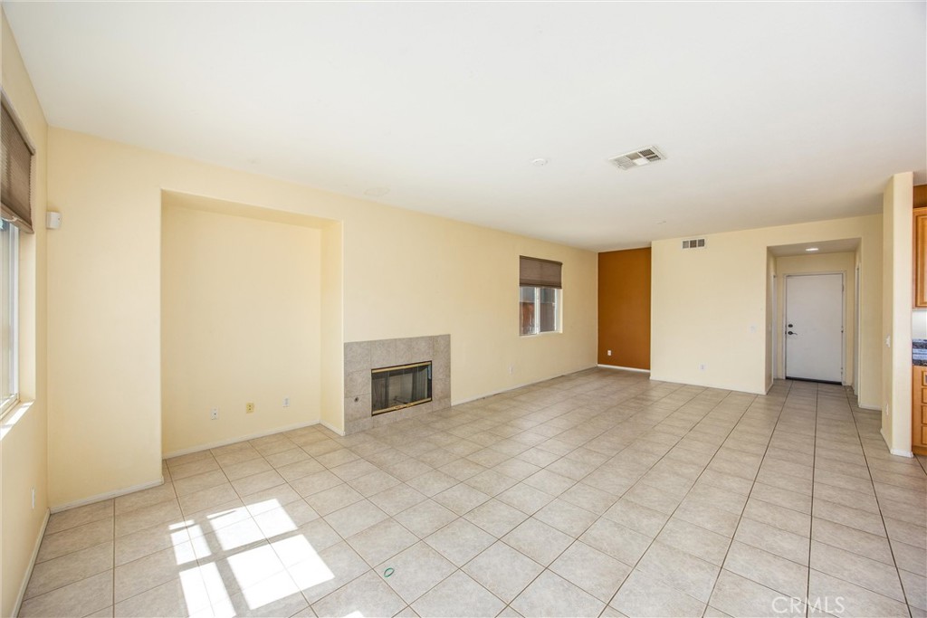 1570 Thunderbird Property Photo 18