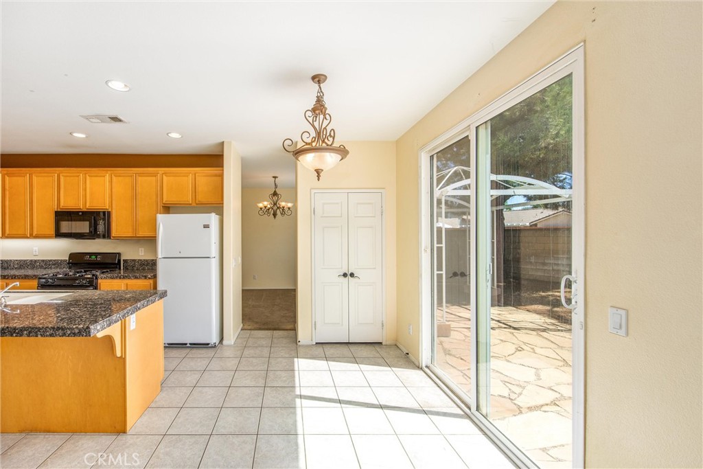 1570 Thunderbird Property Photo 20