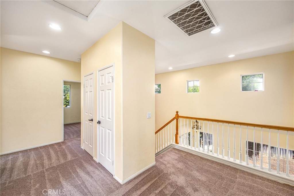 1570 Thunderbird Property Photo 27