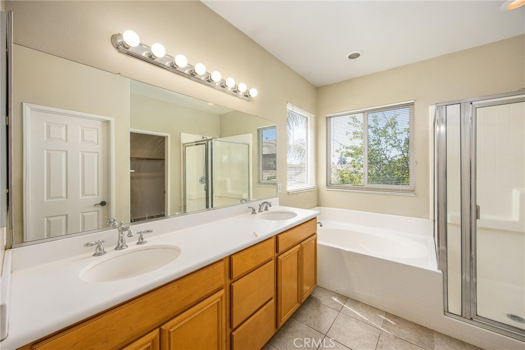1570 Thunderbird Property Photo 29