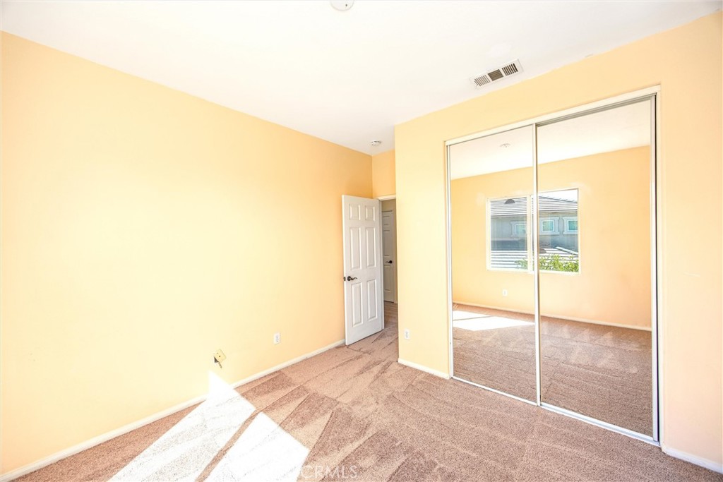 1570 Thunderbird Property Photo 32
