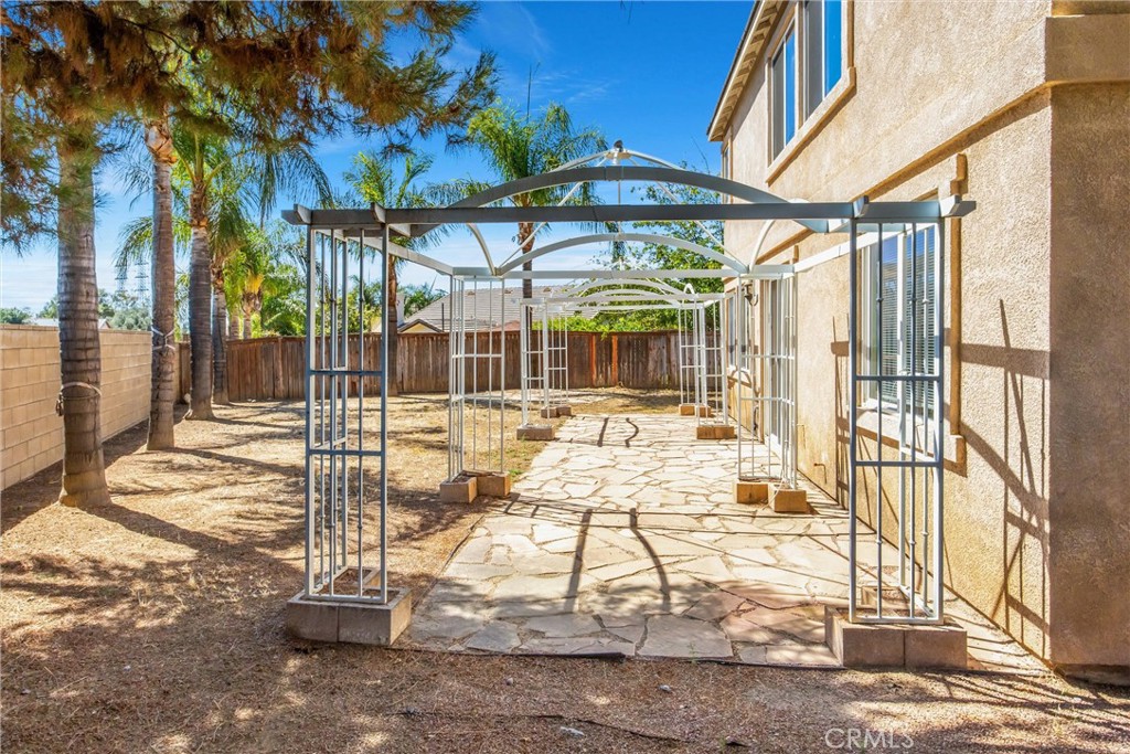 1570 Thunderbird Property Photo 38
