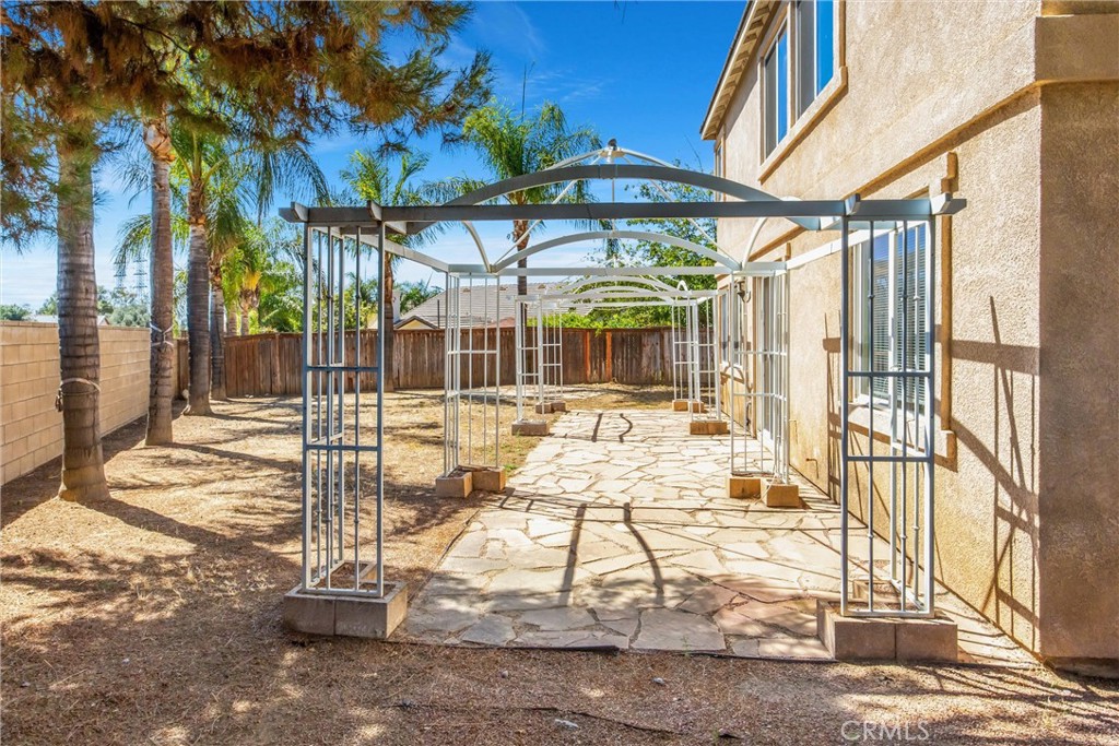 1570 Thunderbird Property Photo 40