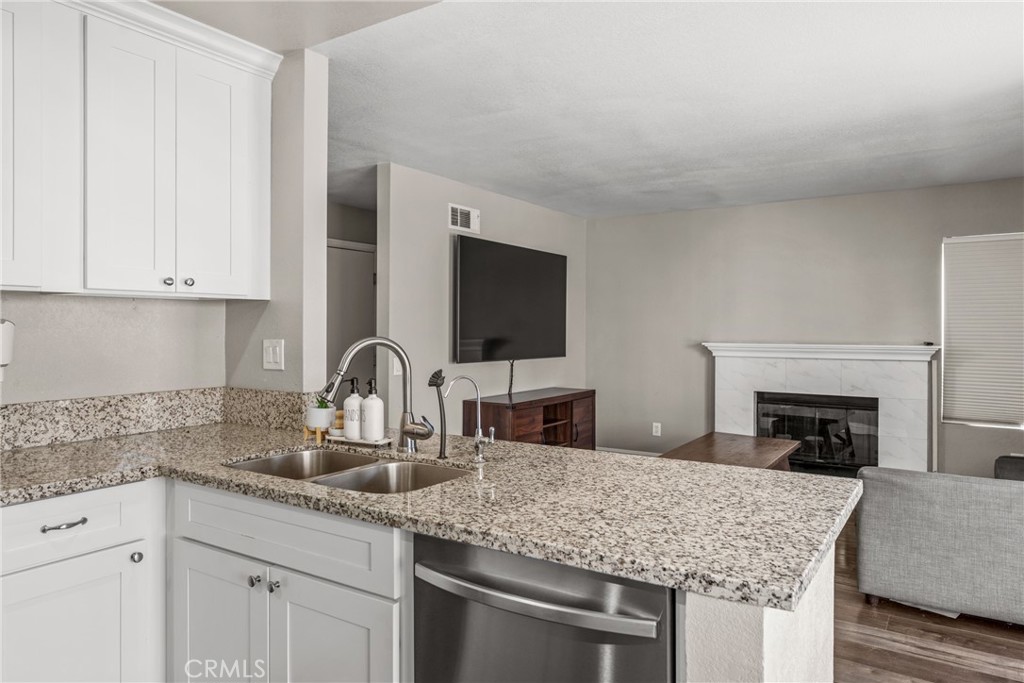 12909 Fontainebleau Drive Property Photo 12
