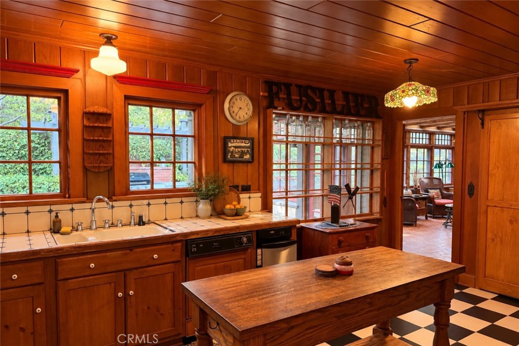 29682 Hook Creek Property Photo 8