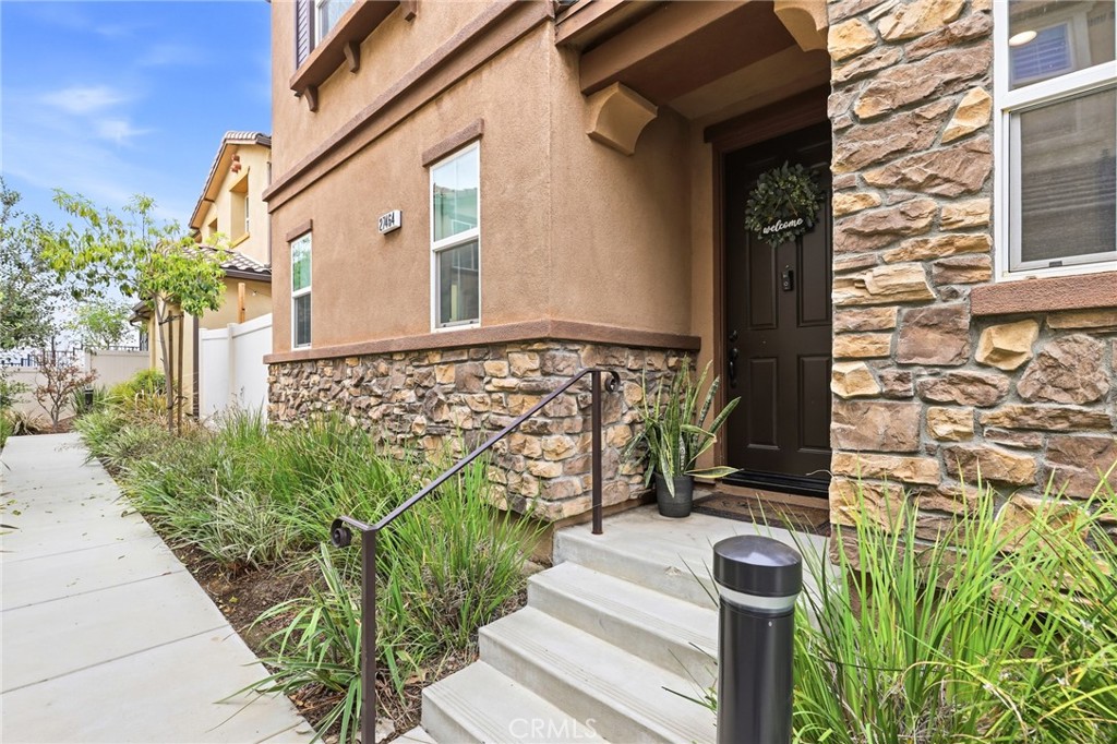 27464 Honeydew Court Property Photo 1