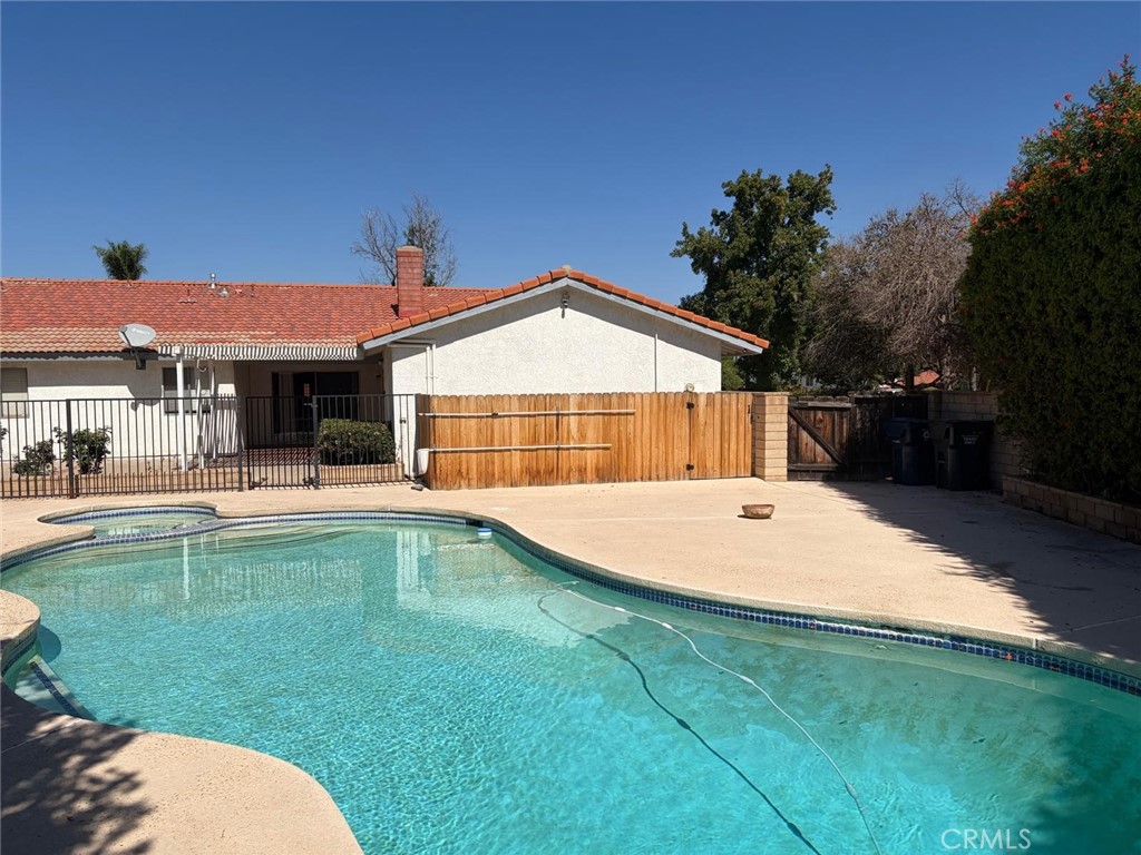 538 Iris Street Property Photo 3