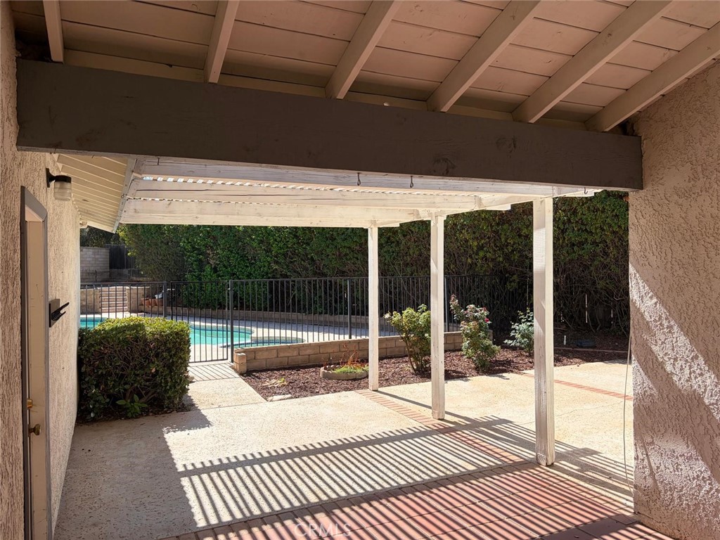 538 Iris Street Property Photo 5
