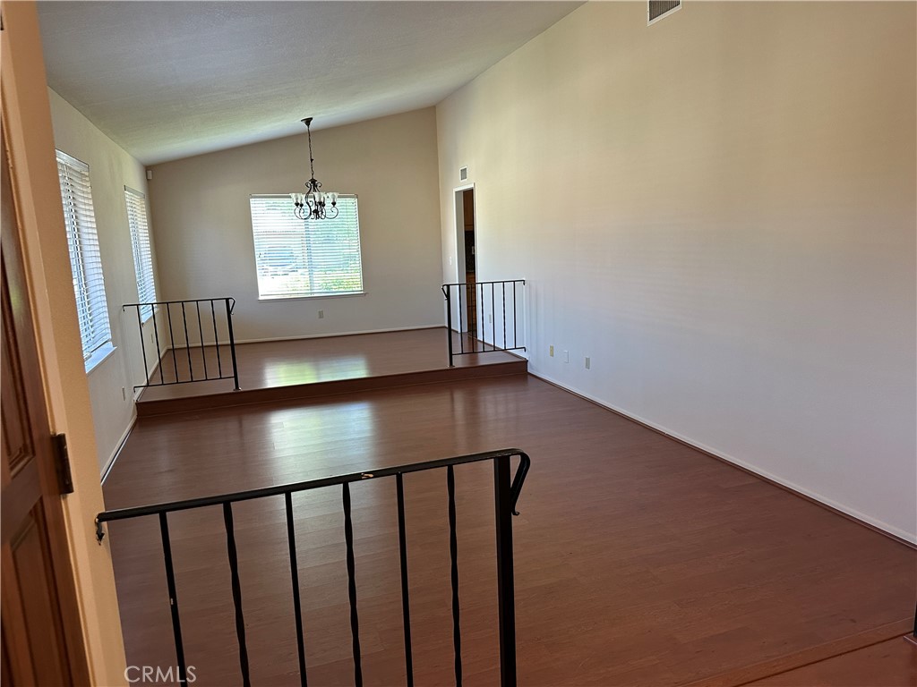 538 Iris Street Property Photo 6
