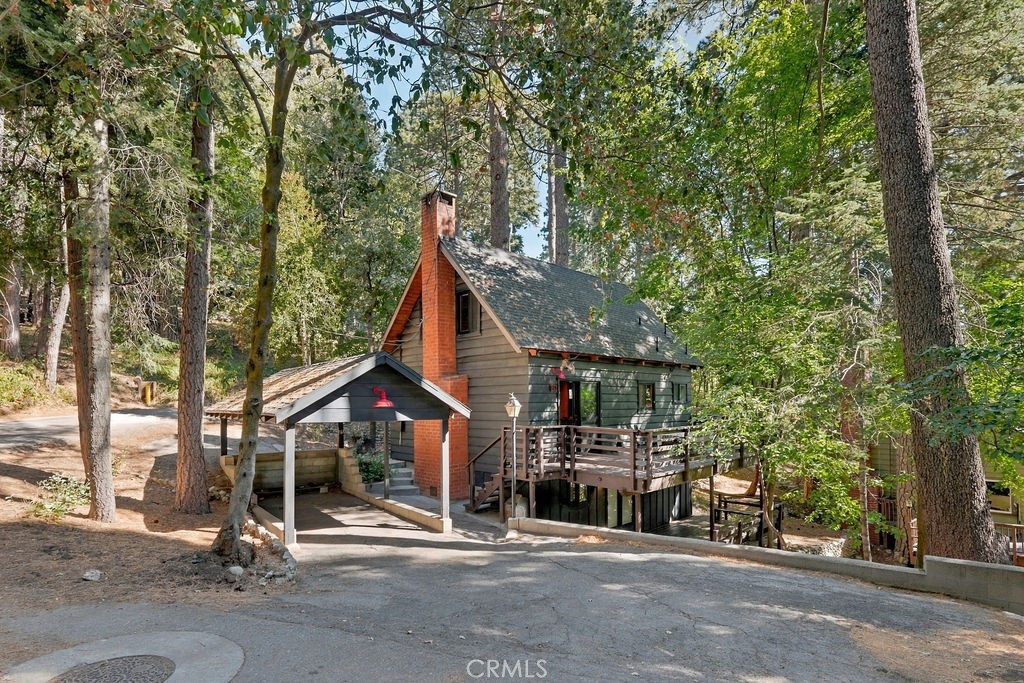 813 Poe Court Property Photo 2