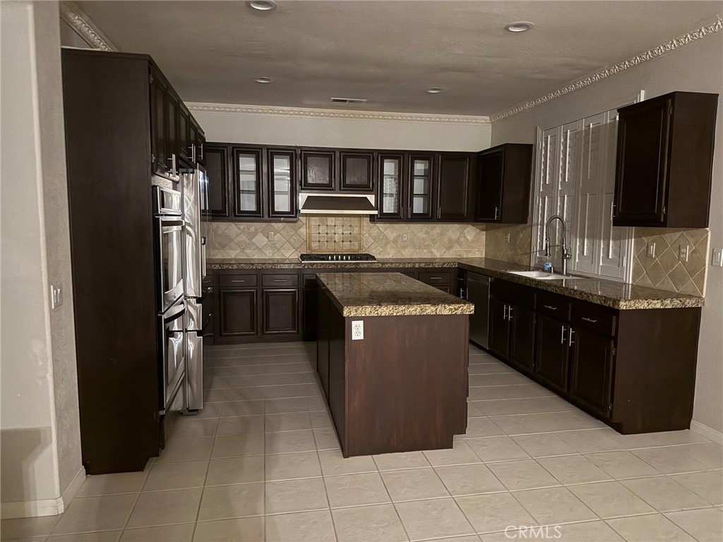 45568 Via Puebla Property Photo 8