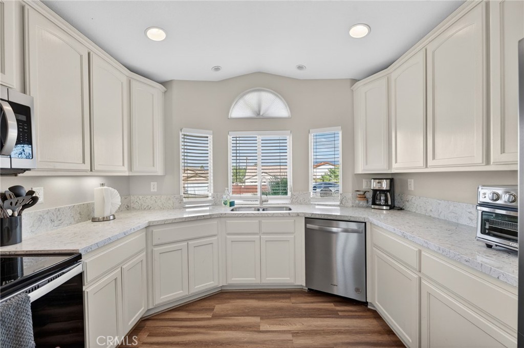 12828 Miracle Hill Property Photo 19