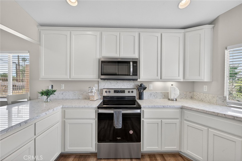 12828 Miracle Hill Property Photo 20