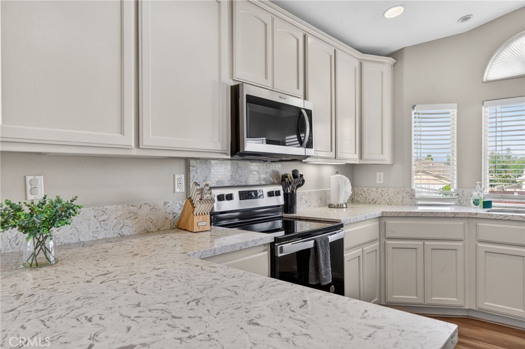 12828 Miracle Hill Property Photo 44