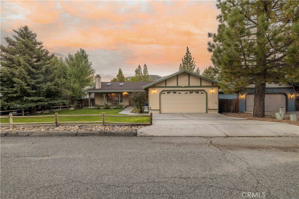 417 E Mountain View Property Photo 1