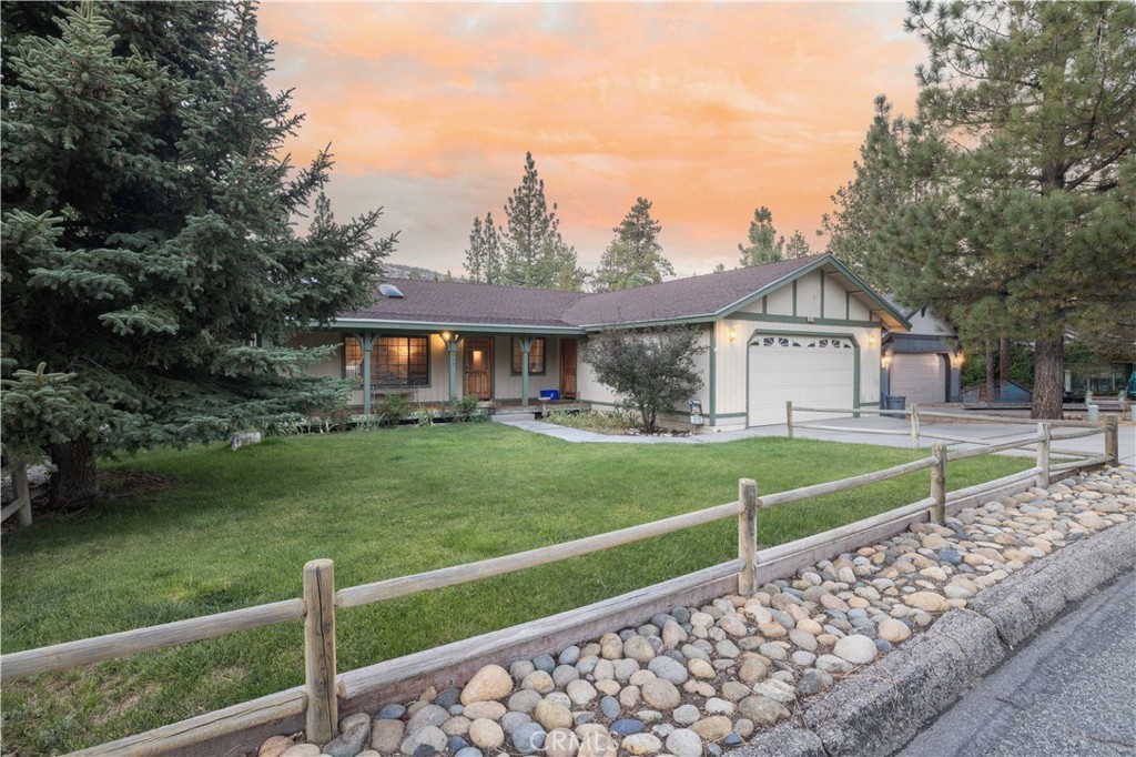 417 E Mountain View Property Photo 3