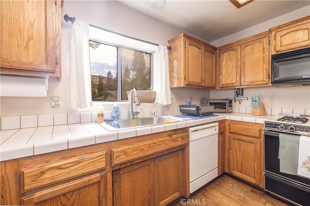 417 E Mountain View Property Photo 13