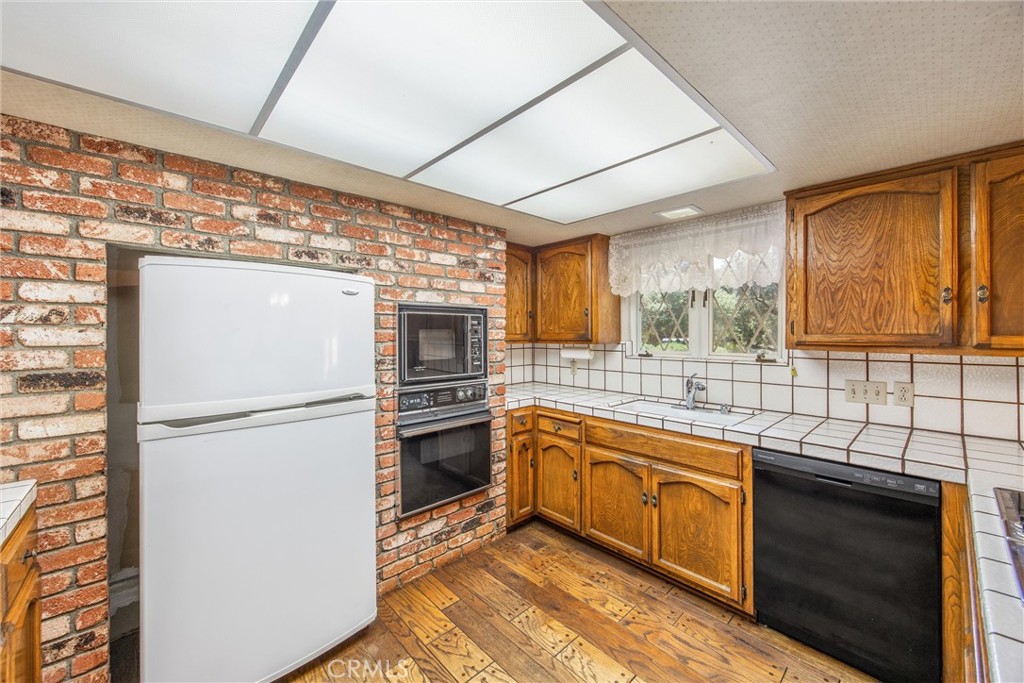 37242 Oak Grove Property Photo 7