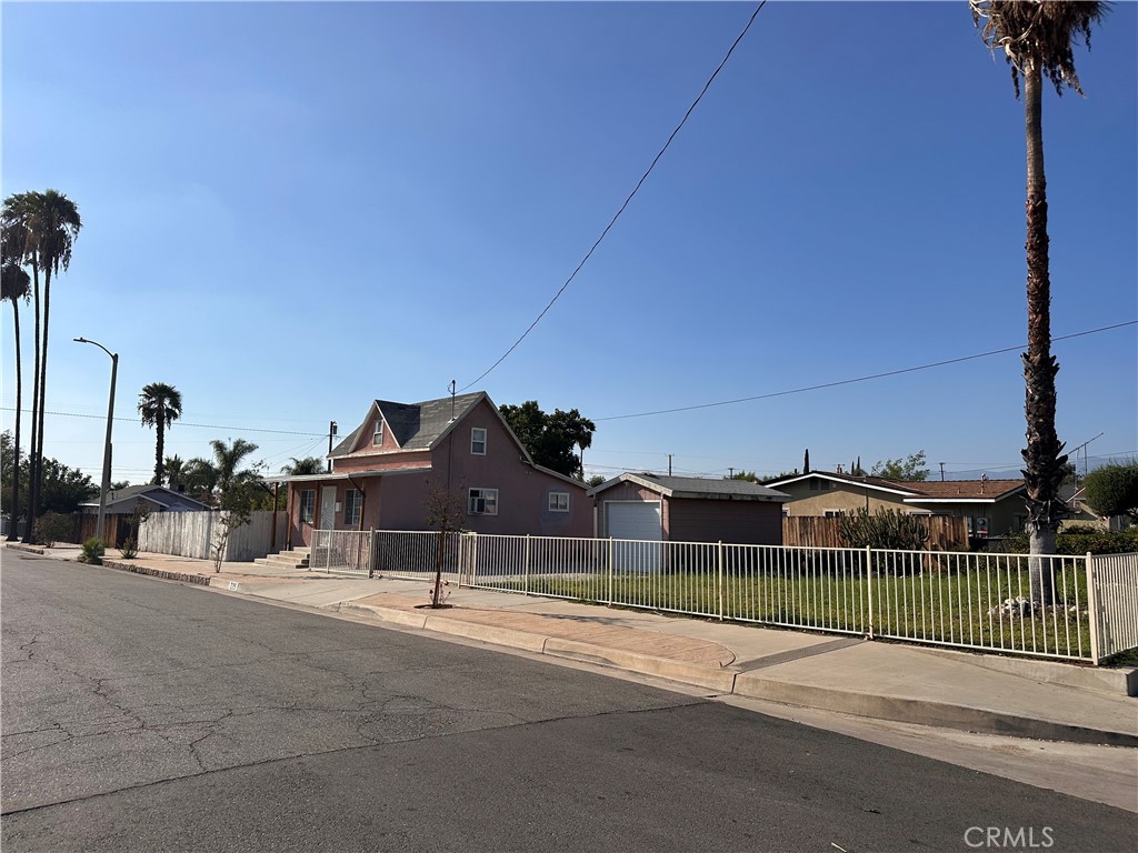 225 E Western Property Photo 4