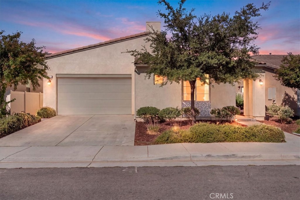 1556 Village Green Property Photo 1