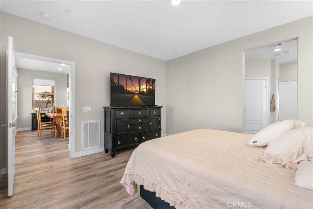1556 Village Green Property Photo 16