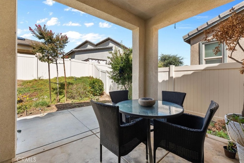 1556 Village Green Property Photo 23