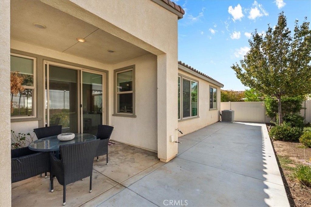 1556 Village Green Property Photo 25