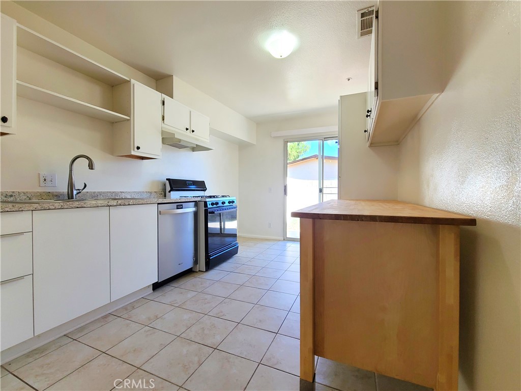 12694 Valley View Street Property Photo 5