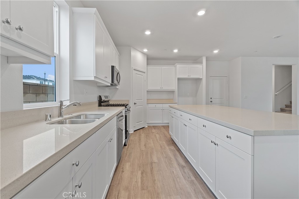 34233 William Way Property Photo 5