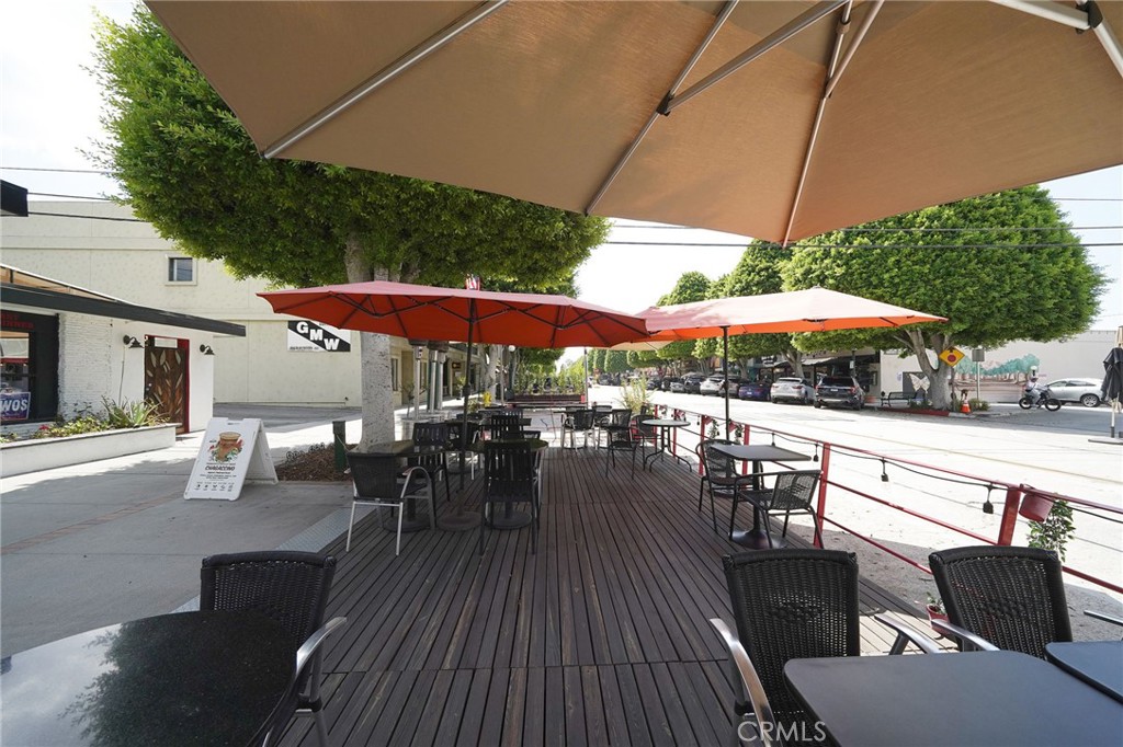 222 N Glendora Ave Property Photo 4