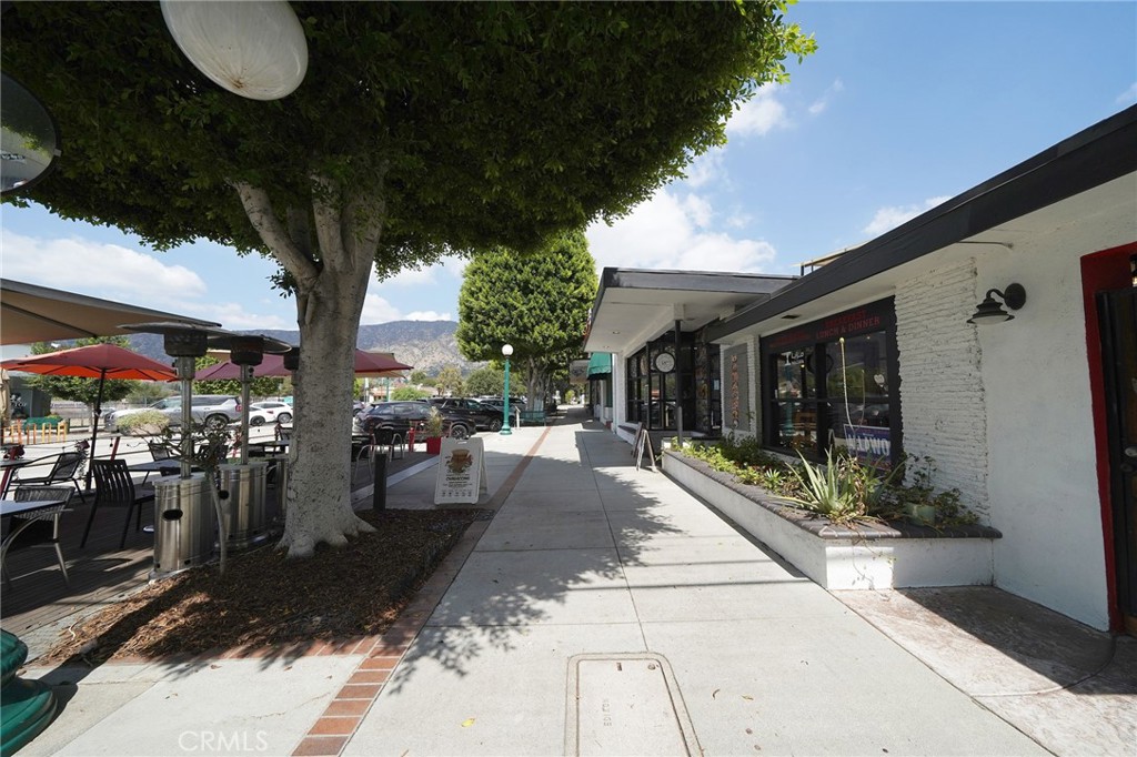 222 N Glendora Ave Property Photo 6