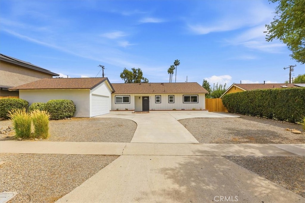 675 N Rick Street Property Photo 2