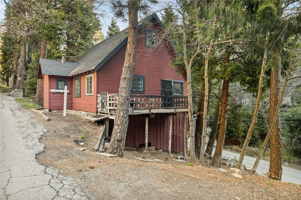 725 Golden Property Photo 1