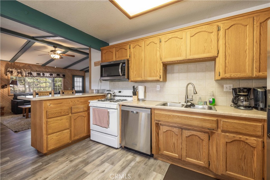 1009 White Mountain Property Photo 8