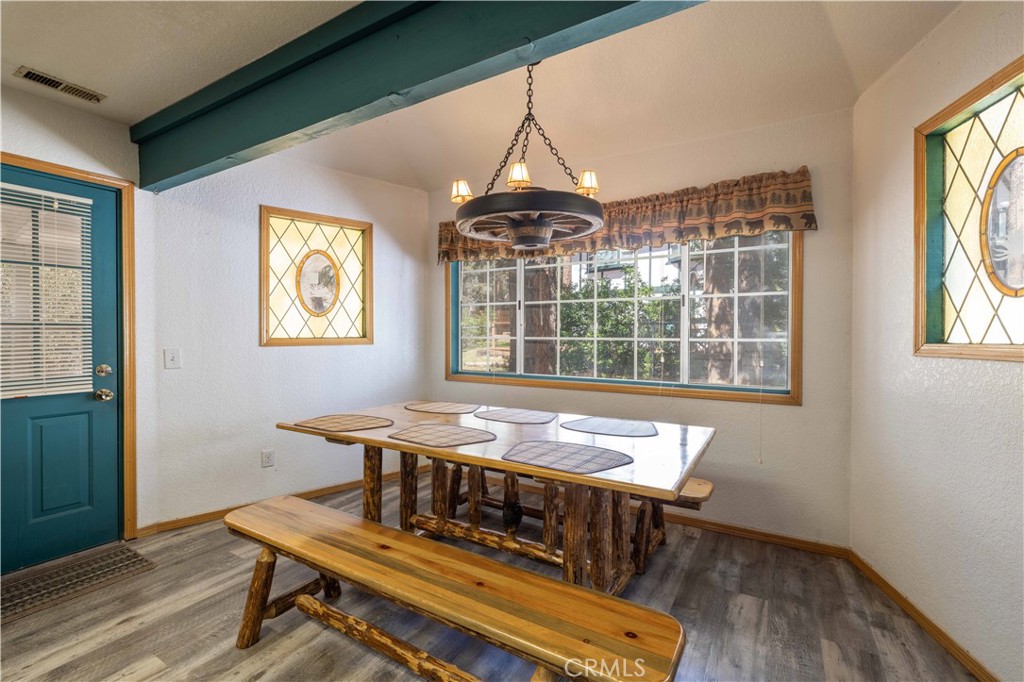 1009 White Mountain Property Photo 9