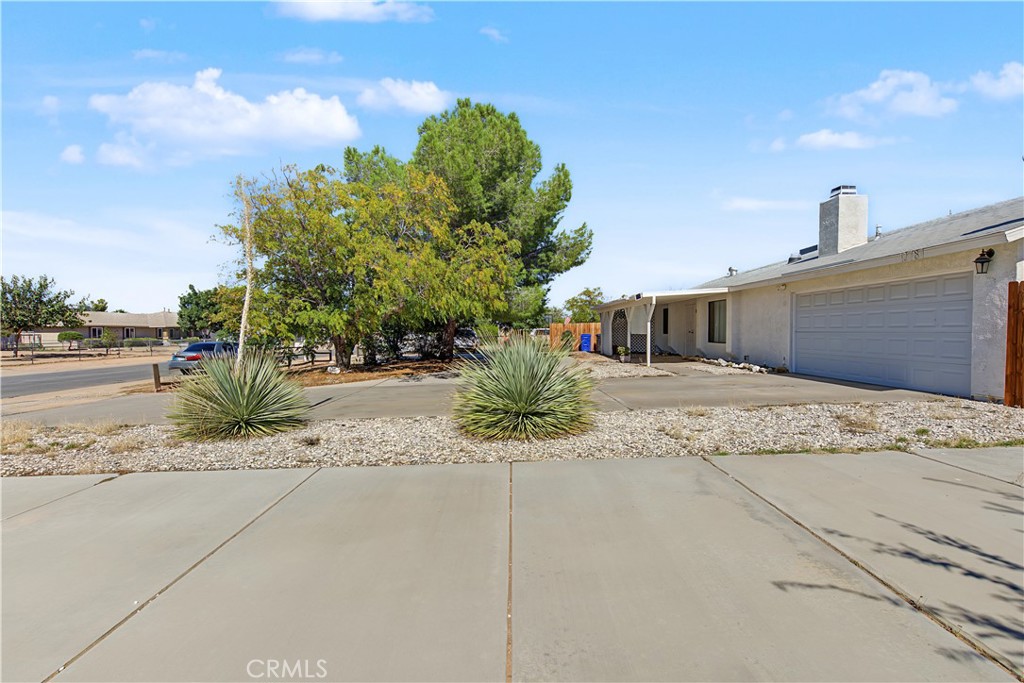 12787 Algonquin Road Property Photo 2